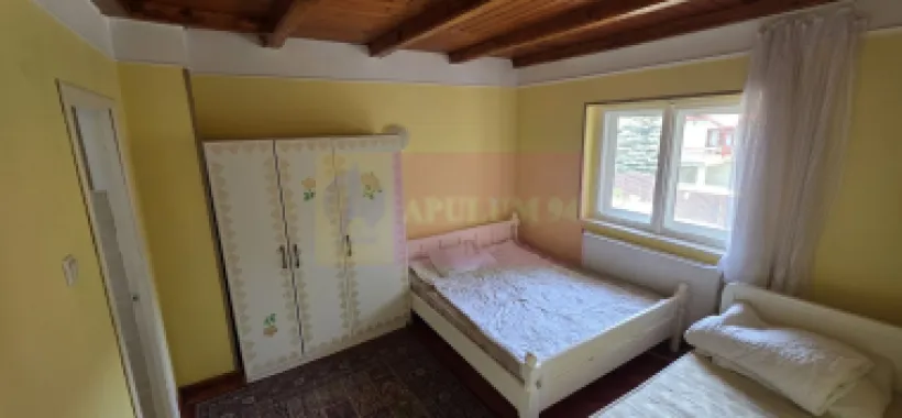 Vila de vanzare cu 13 camere in Busteni (camin pentru seniori)