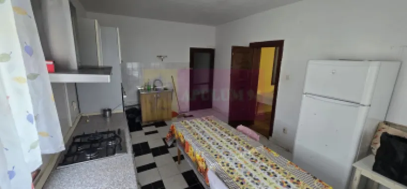 Vila de vanzare cu 13 camere in Busteni (camin pentru seniori)