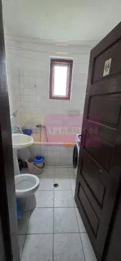 Vila de vanzare cu 13 camere in Busteni (camin pentru seniori)