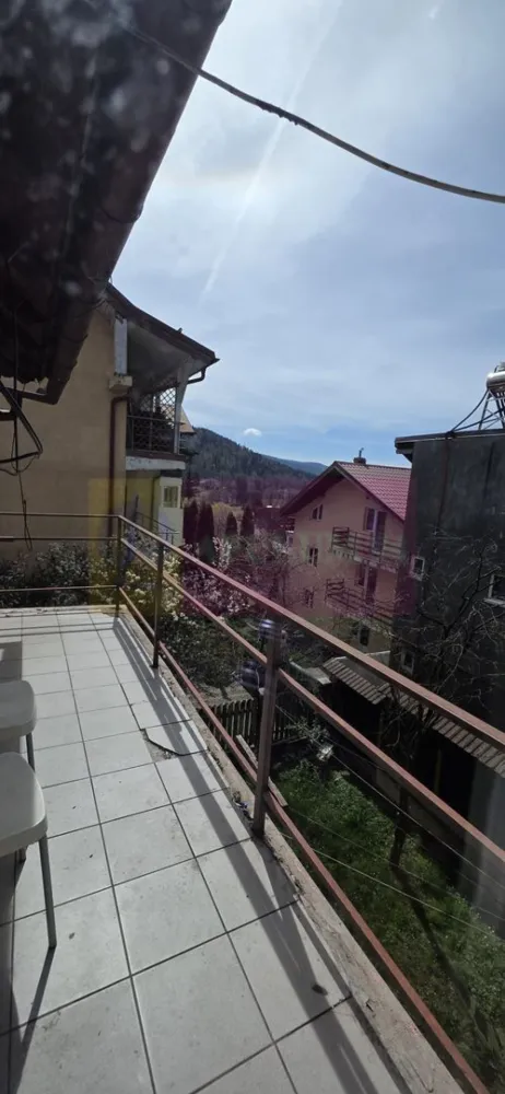 Vila de vanzare cu 13 camere in Busteni (camin pentru seniori)