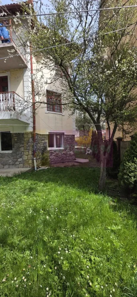 Vila de vanzare cu 13 camere in Busteni (camin pentru seniori)