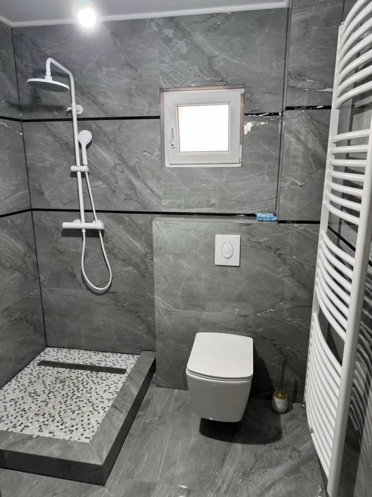 BRASADAS vinde casa noua la cheie in zona Titulescu.