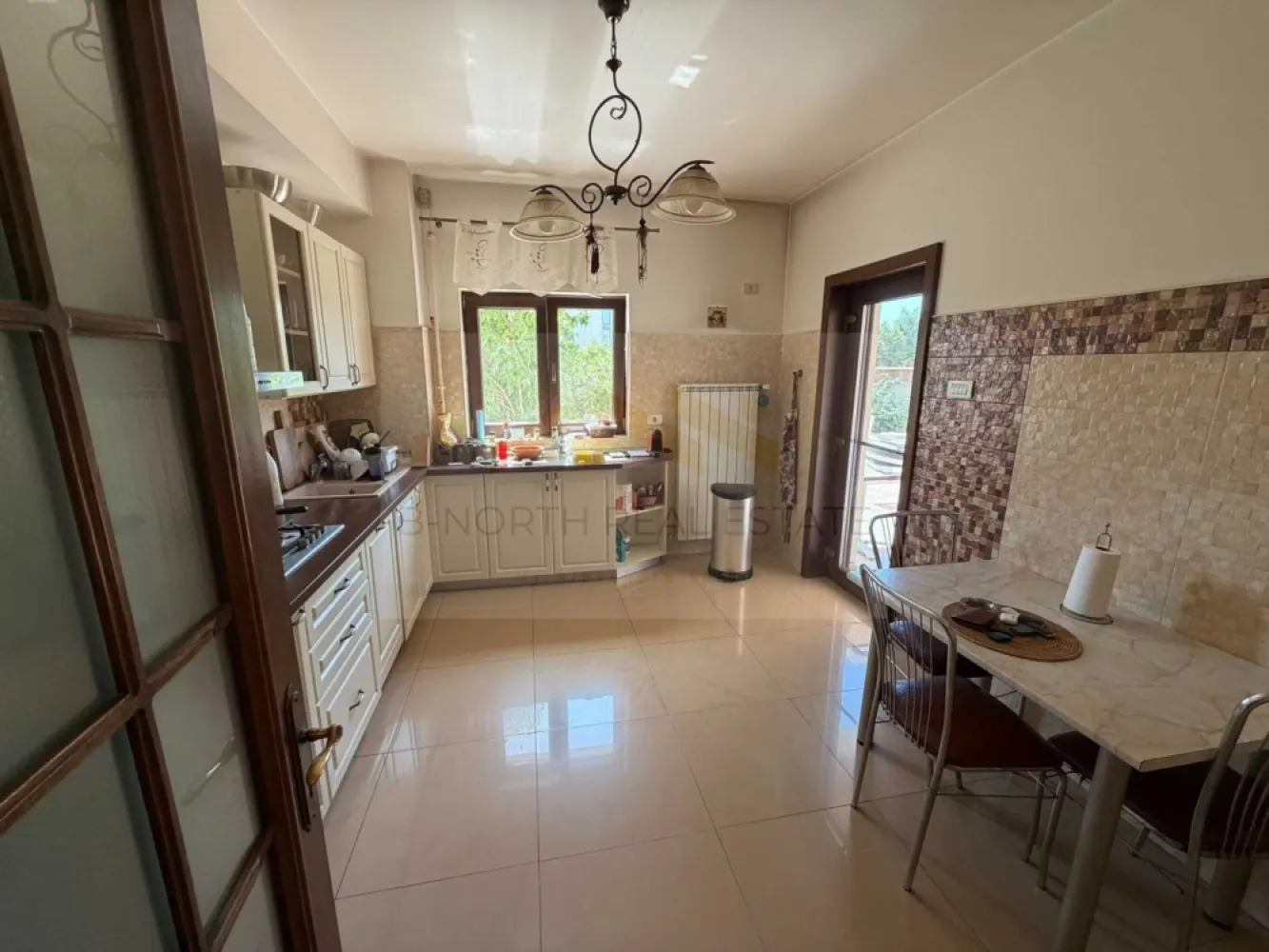 Casă / Vilă de închiriat | Comuna Berceni | 350 mp utili | Curte 400 mp