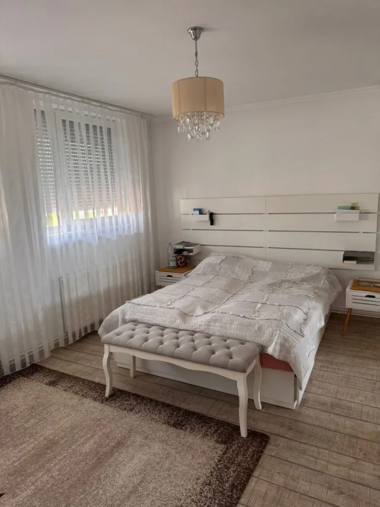 BRASADAS vinde casa 2017 cu 4 dormitoare in zona str. Dara.