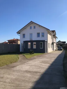 BRASADAS vinde casa în zona Micro 17 teren 9.5 ari 240mp.