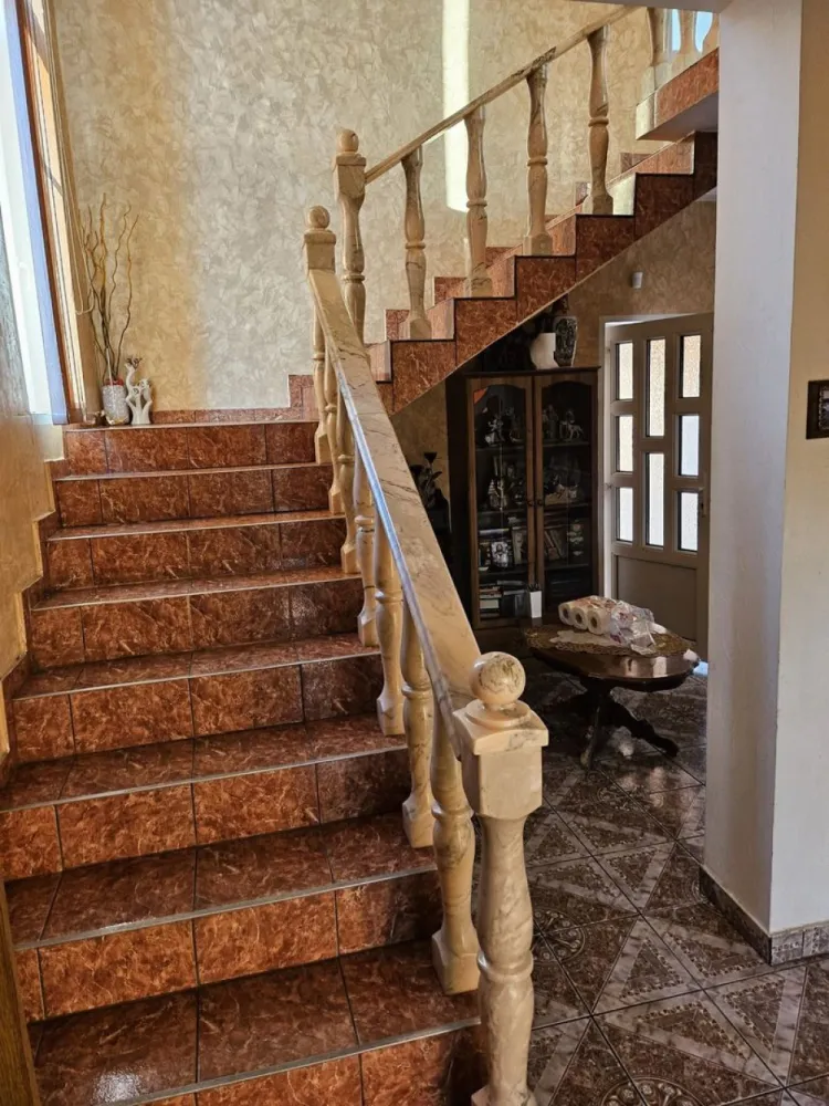 BRASADAS vinde casa individuala zona DARA cu 5 cam si teren 4ari.