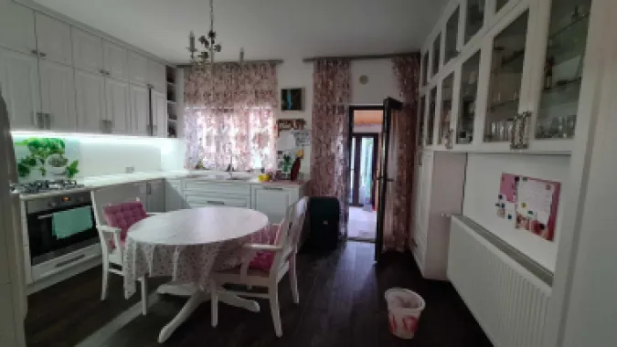 BRASADAS vinde casa tip parter in cartier Marcus.