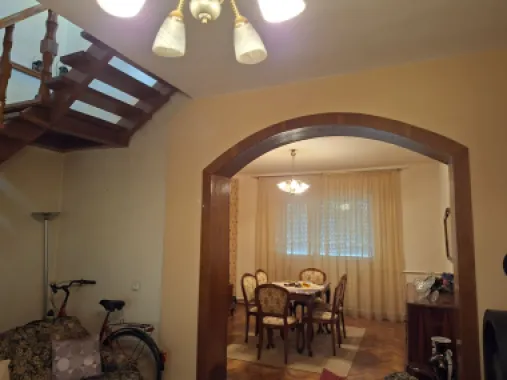 BRASADAS vinde casa P+M 6 cam 227mp teren 11 ari in 14 Mai.