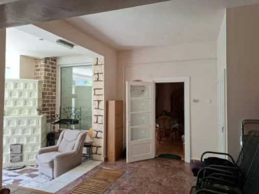 BRASADAS vinde casa P+M 6 cam 227mp teren 11 ari in 14 Mai.