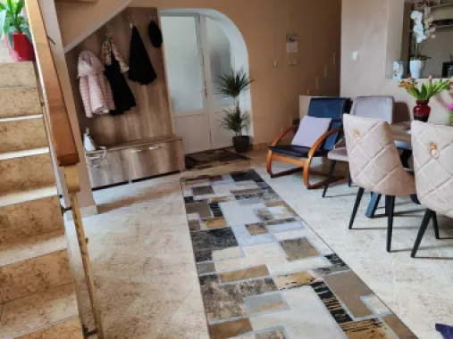 BRASADAS vinde casa 6 cam în zona Titulescu.