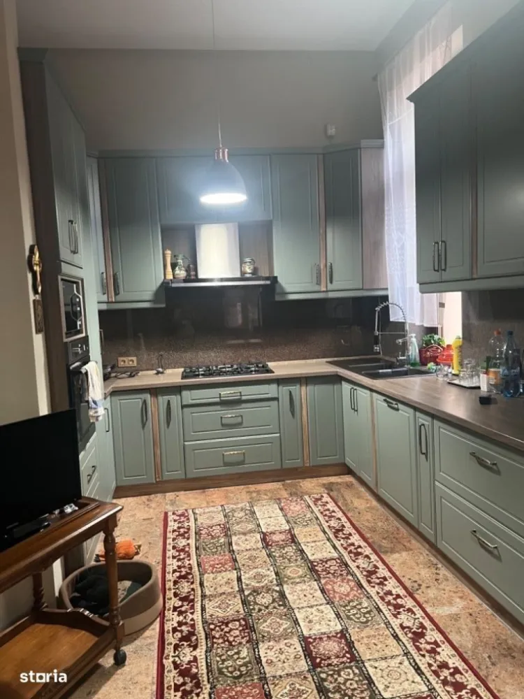 BRASADAS vinde casa cu 3 dormitoare in zona Titulescu.