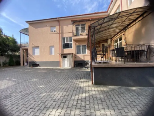 BRASADAS vinde casa pt locuit / afaceri zona ULTRACENTRALA.