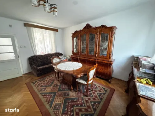 BRASADAS vinde casa în zona Titulescu.