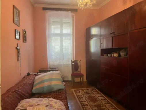 BRASADAS vinde casa cu 3 camere in zona ultracentrala.