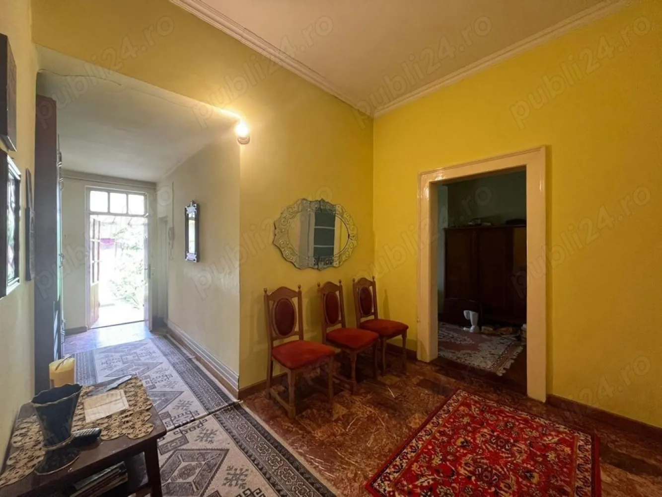 BRASADAS vinde casa cu 3 camere in zona ultracentrala.