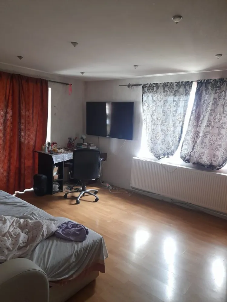 Ag EUROPA vinde casa individuala 5 cam teren 5 ari 2014. - Agenția EUROPA vinde casa individuala cu 5 camere si teren 500mp. Casa este in zona DRAXLMAIER si a foat construita în 2014. }}