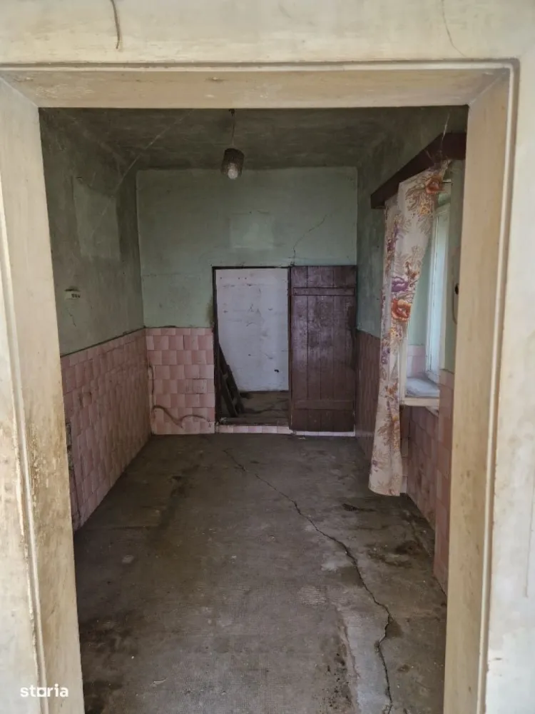 BRASADAS vinde casa cu teren 5 Ari zona Closca.