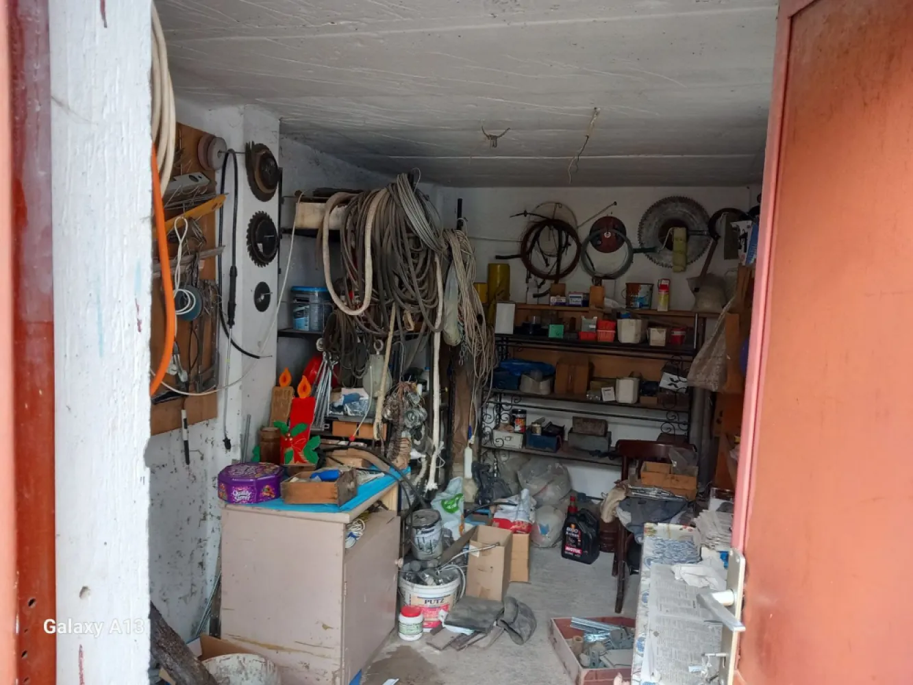 BRASADAS vinde casa 2 cam cu etaj 6 ari zona Bercu Rosu.