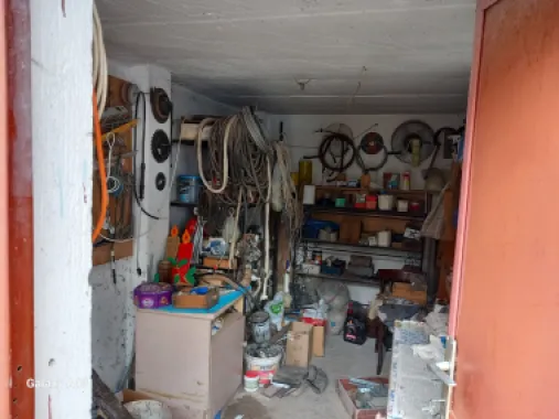 BRASADAS vinde casa 2 cam cu etaj 6 ari zona Bercu Rosu.