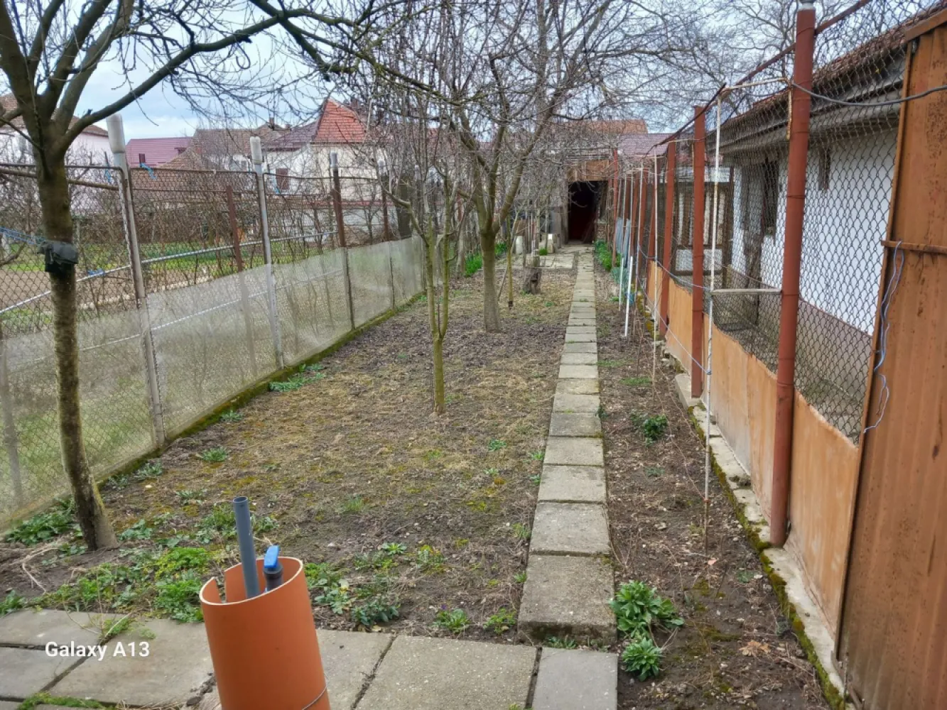 BRASADAS vinde casa 2 cam cu etaj 6 ari zona Bercu Rosu.