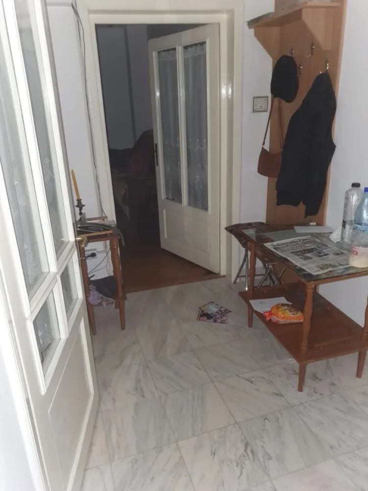 BRASADAS vinde casa 2 cam cu etaj 6 ari zona Bercu Rosu.