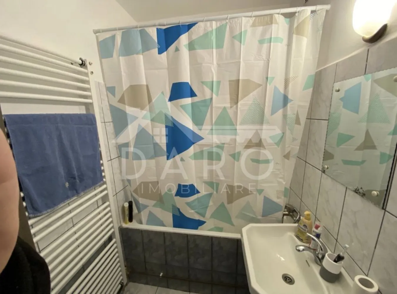 🏡 Garsonieră de închiriat – Aleea Carpați | Aproape de UMF | Disponib