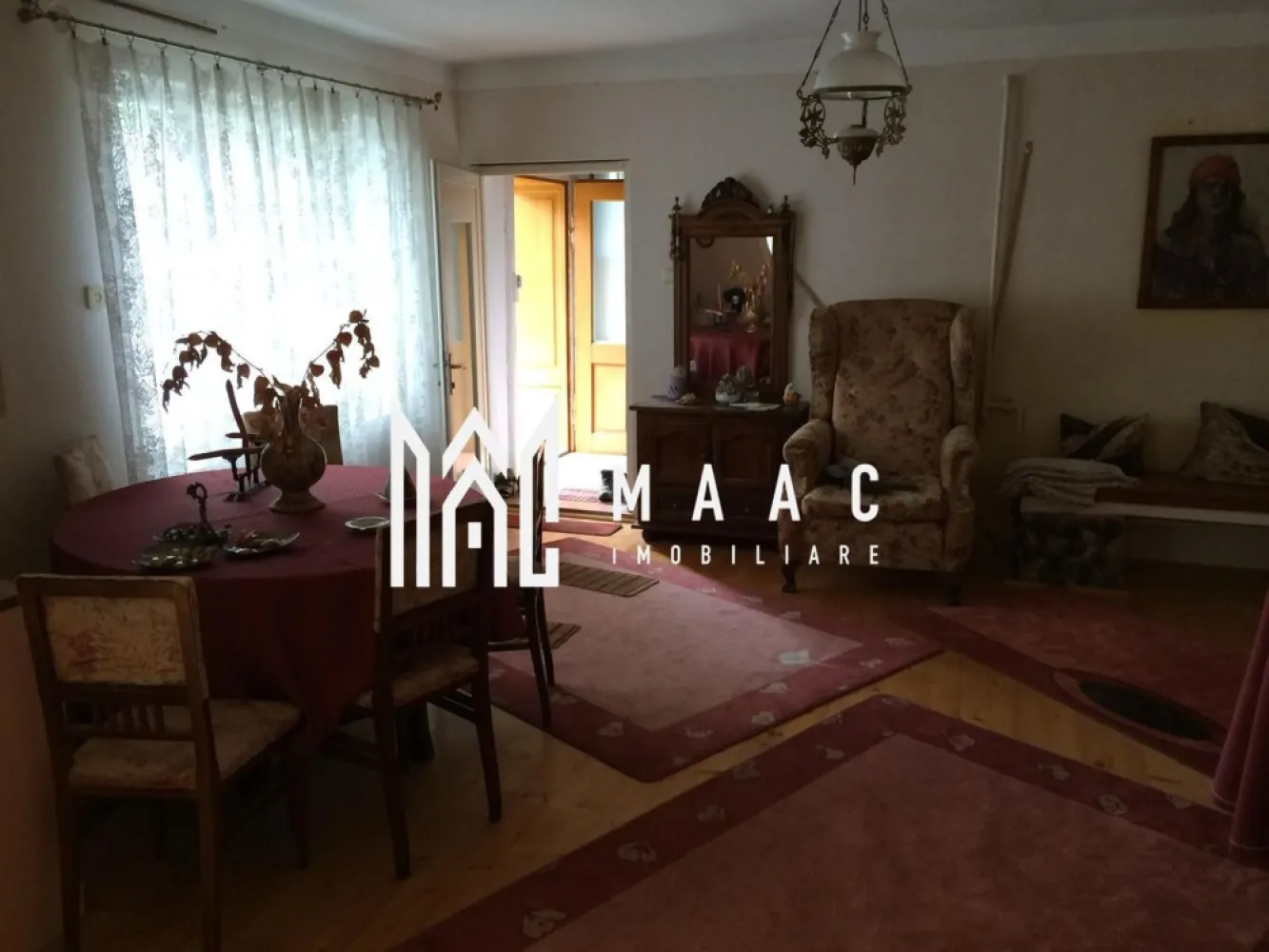 Casă individuală I Rustic I 100 mpu I Curte 2000 mp I Nemșa - MAAC Imobiliare vă prezintă pentru cumpărare o proprietate deosebită în satul Nemșa, jud. Sibiu. Un teren cu suprafața totală de 2000 mpu și o casă construită cu amprenta de 142 mp, formată din: -1 living spațios, 3 dormitoare, 1 bucătărie , 1 baie, 2 cămări , 2 holuri, 1 pivniță de 103 mpu. Curtea de 800 mp utili este alcătuită din următoarele anexe: -1 garaj de 32 mp, 1 grajd de 50 mp, 1 șură de 96 mp, terasă cu grill. Grădina de 1200 metri pătrați lucrată an de an. Construcția a fost renovată în anul 2000, amenajată în stil rustic, mobilată cu mobilier restaurat. Acoperișul a fost reabilitat în anul 2024. Încălzirea se face pe baza sobelor pe gaz cu posibilitatea convertirii pe lemn. Casa este racordată la toate utilitățile. - Această proprietate minunată situată pe teren intravilan de 2000 mp reprezintă o oportunitate excelentă pentru cei care caută un loc liniștit și bine echipat. Cu o întindere vastă, această proprietate oferă intimitate și confort într-un cadru natural deosebit. - Contactați-ne pentru a discuta detaliile acestei oferte imobiliare deosebite și pentru a programa o vizionare, specificând ID CP2366575. }}
