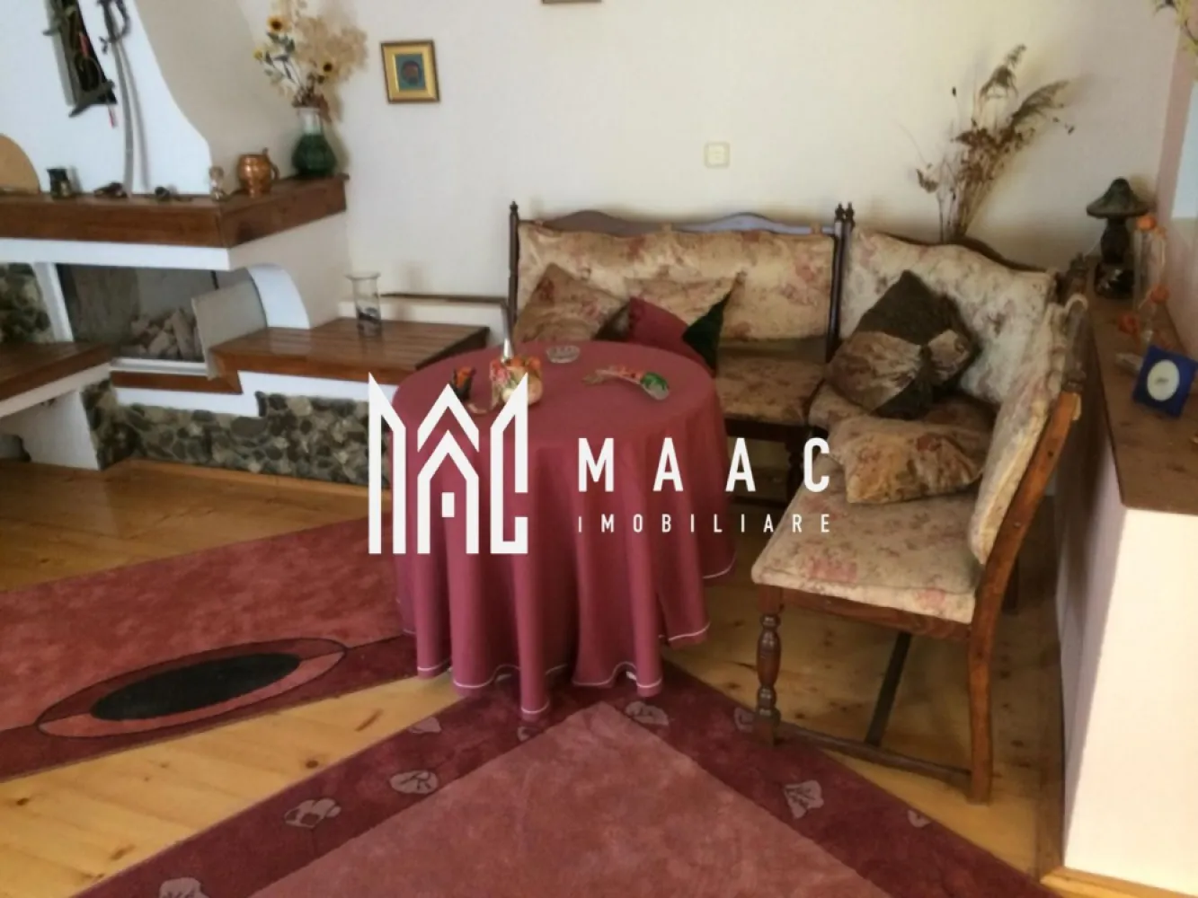 Casă individuală I Rustic I 100 mpu I Curte 2000 mp I Nemșa - MAAC Imobiliare vă prezintă pentru cumpărare o proprietate deosebită în satul Nemșa, jud. Sibiu. Un teren cu suprafața totală de 2000 mpu și o casă construită cu amprenta de 142 mp, formată din: -1 living spațios, 3 dormitoare, 1 bucătărie , 1 baie, 2 cămări , 2 holuri, 1 pivniță de 103 mpu. Curtea de 800 mp utili este alcătuită din următoarele anexe: -1 garaj de 32 mp, 1 grajd de 50 mp, 1 șură de 96 mp, terasă cu grill. Grădina de 1200 metri pătrați lucrată an de an. Construcția a fost renovată în anul 2000, amenajată în stil rustic, mobilată cu mobilier restaurat. Acoperișul a fost reabilitat în anul 2024. Încălzirea se face pe baza sobelor pe gaz cu posibilitatea convertirii pe lemn. Casa este racordată la toate utilitățile. - Această proprietate minunată situată pe teren intravilan de 2000 mp reprezintă o oportunitate excelentă pentru cei care caută un loc liniștit și bine echipat. Cu o întindere vastă, această proprietate oferă intimitate și confort într-un cadru natural deosebit. - Contactați-ne pentru a discuta detaliile acestei oferte imobiliare deosebite și pentru a programa o vizionare, specificând ID CP2366575. }}