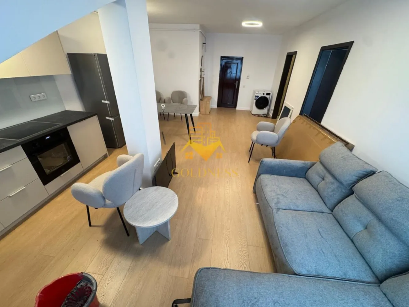 2 camere, totul nou, Calea Turzii, Zona Leroy Merlin, Pet Friednly - GOLDNESS Imobiliare vă propune spre inchiriere un apartament cu 2 camere complet mobilat și utilat, la etajul 5 într-un imobil de 5 etaje, în Cartierul Calea Turzii. Posibilitate de parcare in zona! Se află în apropierea stațiilor de transport în comun, magazine, restaurante, spații verzi, farmacii, etc. Apartamentul este compartimentat astfel: - dormitor cu pat matrimonial si dulap pentru haine - living cu bucatarie open space complet utilată și mobilată, canapea extensibilă, loc de servit masa - baie cu cada, calorifer port prosop și dulap pentru depozitare. Imobilul este dotat cu toate cele necesare- centrală proprie, frigider, aragaz, hotă, mașină de spălat haine, etc. Dacă sunteți interesați de acest apartament și doriți să îl vizionați, dar și pentru alte oferte nu ezitați să ne contactați telefonic sau prin e-mail. Vă stăm la dispoziție! Pentru intermediere se percepe un comision de 50% din preț! }}