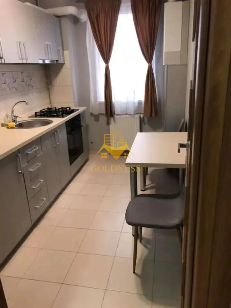 2 Camere Decomandate, Calea Turzii, Panemar, Mol, 18 Gym, Leroy Merlin - GOLDNESS Imobiliare vă propune spre închiriere un apartament cu 2 camere semidecomandate, situat pe Calea Turzii, cu o suprafață de 54 mp + balcon, la etajul 4 din 8. Apartamentul dispune de centrală proprie. Se află în apropierea stațiilor de transport în comun, magazine, restaurante, spații verzi, farmacii, etc.   Apartamentul este compartimentat astfel:  - dormitor cu pat matrimonial, dressing, noptiere  - living cu bucatarie open space complet utilată și mobilată, canapea extensibilă, loc de servit masa   - baie cu cada, calorifer port prosop și dulap pentru depozitare.  - balcon deschis. Imobilul este dotat cu toate cele necesare- centrală proprie, frigider, aragaz, hotă, mașină de spălat haine,   etc.  Dacă sunteți interesați de acest apartament și doriți să îl vizionați, dar și pentru alte oferte nu ezitați să ne contactați telefonic sau prin e-mail. Vă stăm la dispoziție! Pentru intermediere se percepe un comision de 50% din prețul chiriei! }}