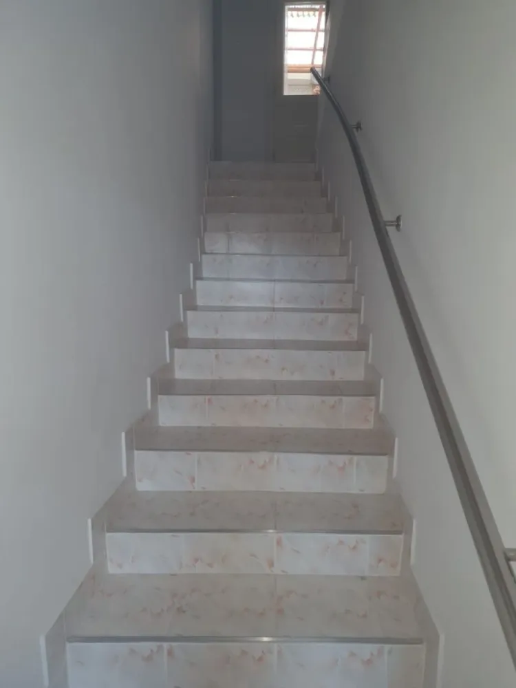 BRASADAS vinde casa 2 cam cu etaj 6 ari zona Bercu Rosu.