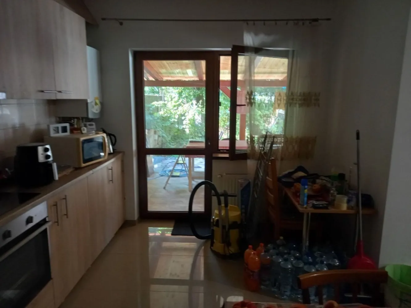 BRASADAS vinde casa in zona TITULESCU cu 5 camere si teren 350mp