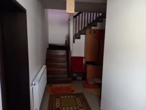 BRASADAS vinde casa in zona TITULESCU cu 5 camere si teren 350mp