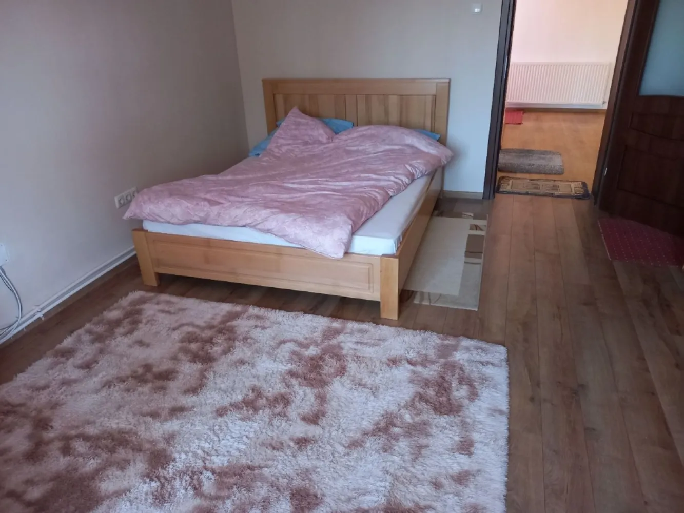 BRASADAS vinde casa in zona TITULESCU cu 5 camere si teren 350mp