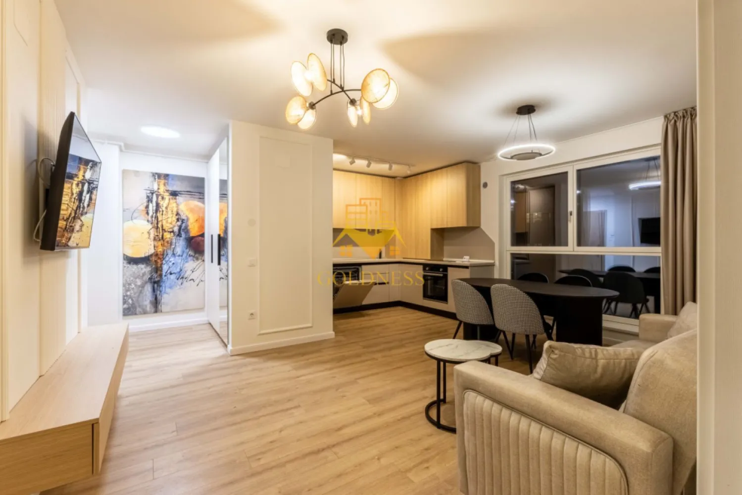 2 camere, modern, bloc nou, Parcare, Vivo, Metro, Columna Residence - GOLDNESS Imobiliare vă propune spre închiriere un apartament cu 2 camere complet mobilat și utilat, la etajul 5 într-un imobil de 7 etaje, în Floresti. Apartamentul este compartimentat astfel: - dormitor cu pat matrimonial, dressing, noptiere - living cu bucatarie open-space complet utilată, canapea extensibilă, loc de servit masa - baie cu cabina de dus, calorifer port prosop inox și dulap pentru depozitare. - balcon de 10 mp. Imobilul este dotat cu toate cele necesare- centrală proprie, mașină de spălat haine, frigider, plită electrică, hotă, etc. Se află în apropierea stațiilor de transport în comun, magazine, restaurante, spații verzi, farmacii, etc. Dispune de loc de parcare exterior! Pentru intermediere se percepe un comision de 50% din prețul chiriei! Dacă sunteți interesați de acest apartament și doriți să îl vizionați, dar și pentru alte oferte sau detalii nu ezitați să ne contactați telefonic sau prin e-mail - goldnessimobiliare@gmail.com. Vă stăm la dispoziție! }}