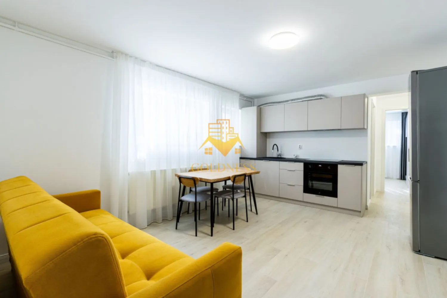 2 camere, modern, Zorilor zona Observatorului, Spitalu de Recuperare - GOLDNESS Imobiliare vă propune spre închiriere un apartament cu 2 camere complet mobilat și utilat, la demisol într-un imobil de 4 etaje, în Cartierul . Posibilitate de parcare in zona ! Se află în apropierea stațiilor de transport în comun, magazine, restaurante, spații verzi, farmacii, etc. Apartamentul este compartimentat astfel: - dormitor cu pat, dulap pentru haine, noptiere - living cu bucatarie open space complet utilată, canapea extensibilă, loc de servit masa - baie cu cada, calorifer port prosop și dulap pentru depozitare. Imobilul este dotat cu toate cele necesare- centrală proprie, mașină de spălat haine, frigider, plită electrică, hotă, etc. Dacă sunteți interesați de acest apartament și doriți să îl vizionați, dar și pentru alte oferte nu ezitați să ne contactați telefonic sau prin e-mail. Vă stăm la dispoziție! Pentru intermediere se percepe un comision de 75% din prețul chiriei! }}