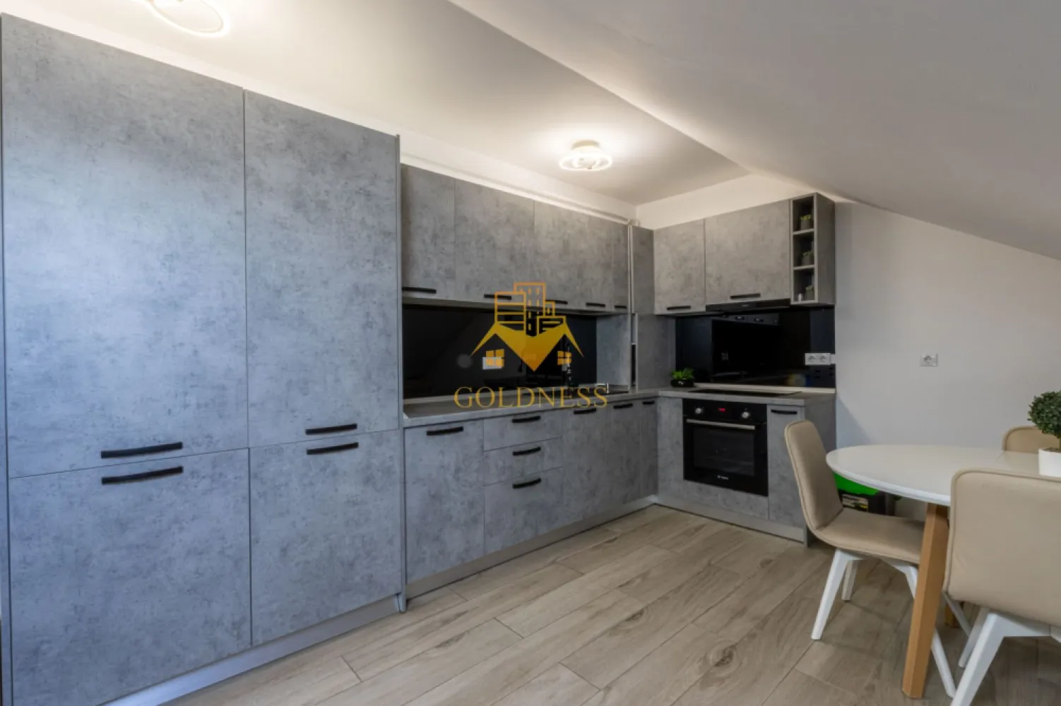 3 camere, modern, bloc nou, garaj,Europa zona Complex Luminia,Moldovan