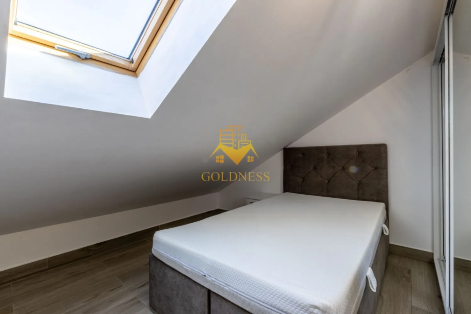 3 camere, modern, bloc nou, garaj,Europa zona Complex Luminia,Moldovan