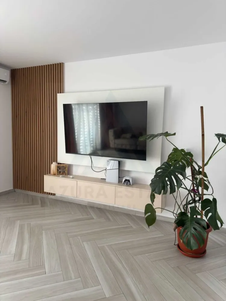 Casa moderna 4 camere 2 bai si curte libera 220 mp pe Calea Cisnadiei