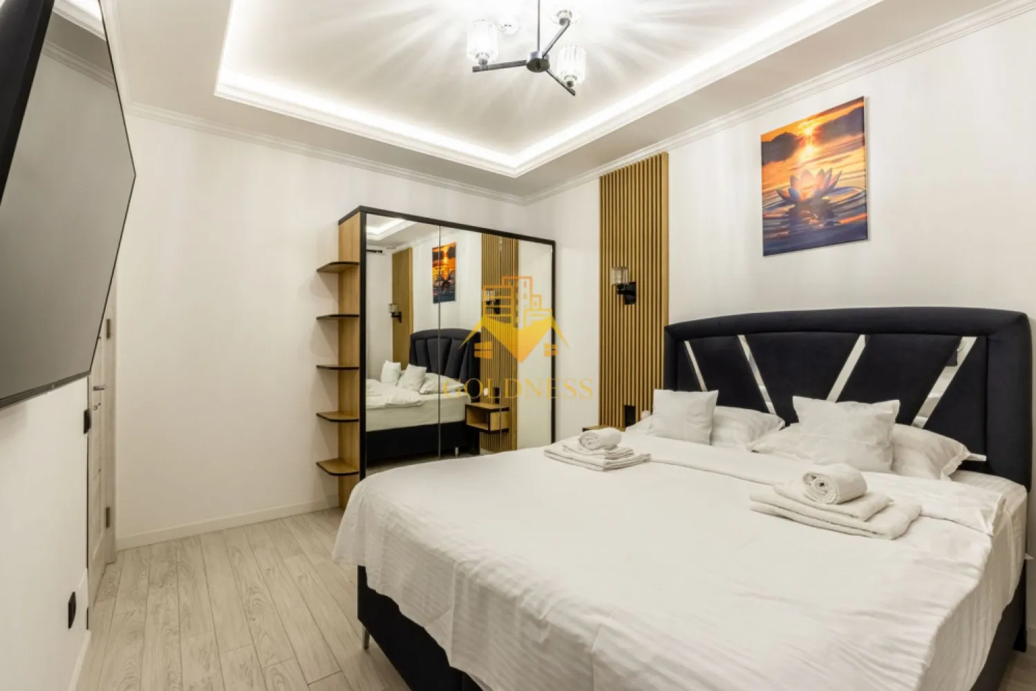 2 camere, Premium, bloc nou, parcare, Intre Lacuri, Dunarii Zona Iulis - GOLDNESS Imobiliare vă propune spre închiriere un apartament cu 2 camere complet mobilat și utilat, la parter într-un imobil de 3 etaje, în Cartierul Intre Lacuri. Dispune de loc de parcare! Se află în apropierea stațiilor de transport în comun, magazine, restaurante, spații verzi, farmacii, etc. Apartamentul este compartimentat astfel: - dormitor cu pat matrimonial, dressing, noptiere - living cu bucatarie open space complet utilată și mobilată, canapea extensibilă, loc de servit masa - baie cu cabina de dus, calorifer port prosop și dulap pentru depozitare. Imobilul este dotat cu toate cele necesare- centrală proprie, frigider, aragaz, hotă, mașină de spălat haine, etc. Dacă sunteți interesați de acest apartament și doriți să îl vizionați, dar și pentru alte oferte nu ezitați să ne contactați telefonic sau prin e-mail. Vă stăm la dispoziție! Pentru intermediere se percepe un comision de 50% din prețul chiriei! }}