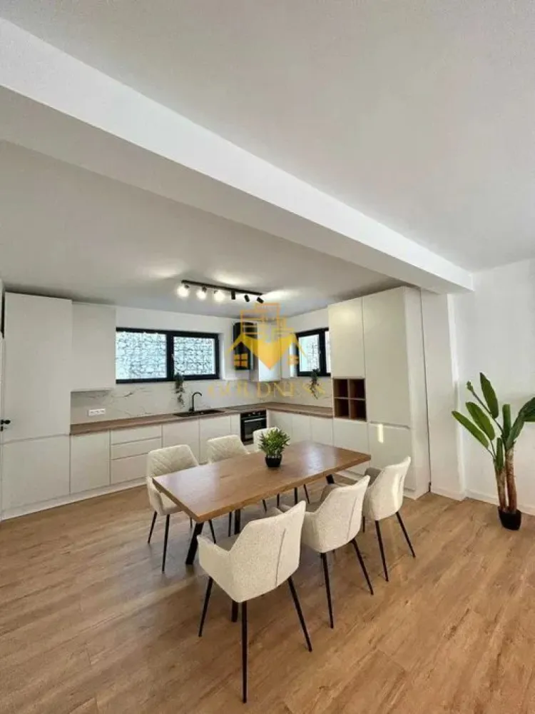 Casa individuala, 4 camere, garaj ,gradina, 3 bai, Popesti zona Baciu