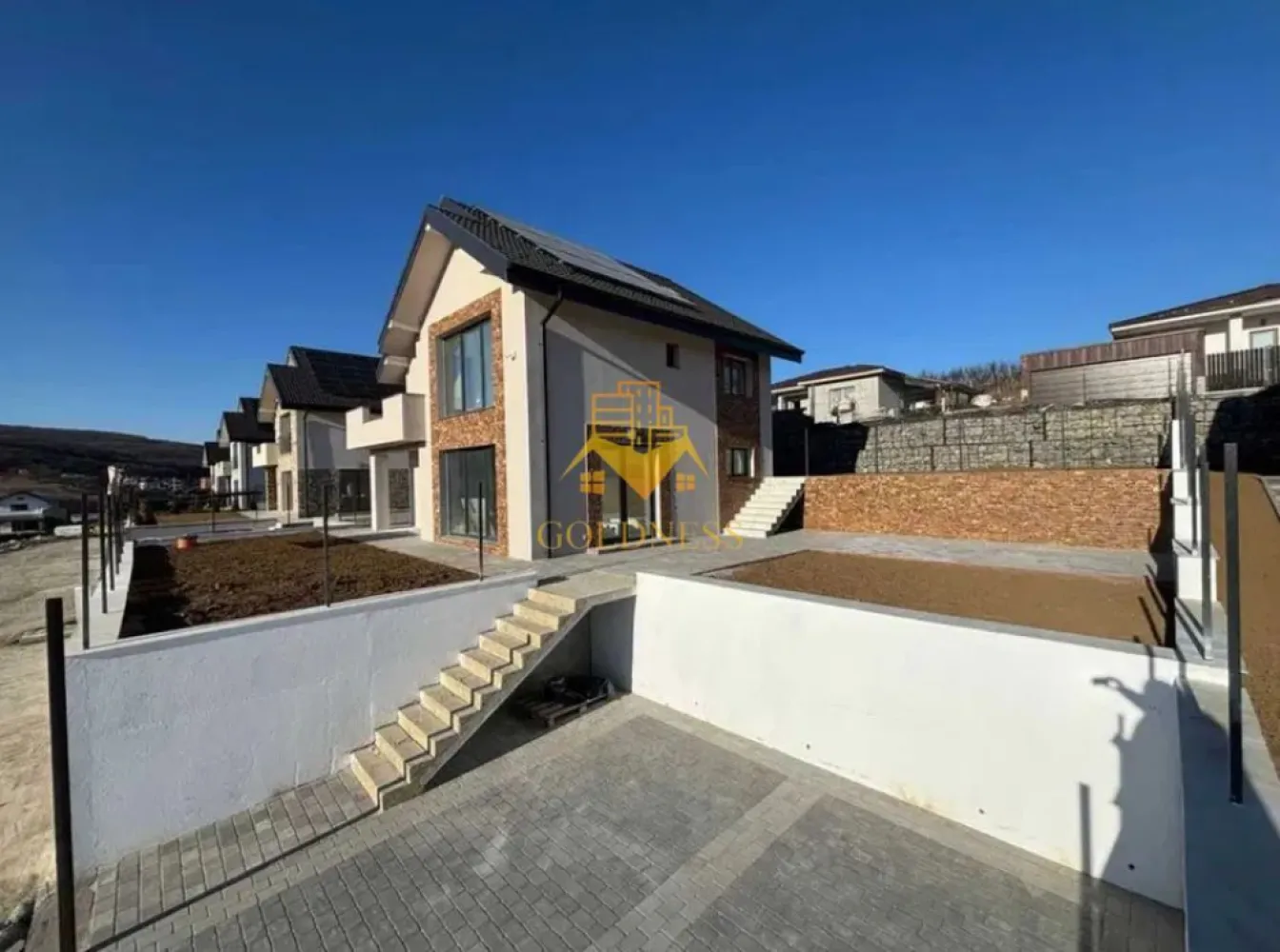 Casa individuala, 4 camere, garaj ,gradina, 3 bai, Popesti zona Baciu