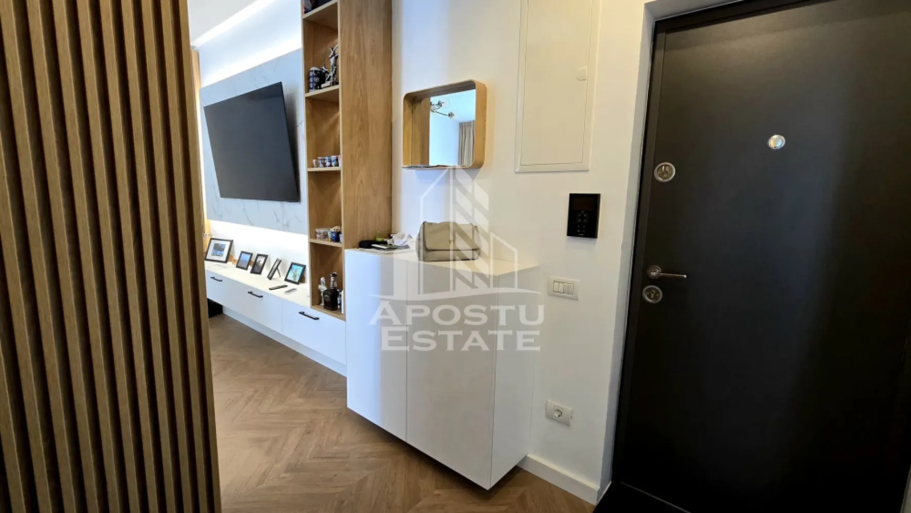 Apartament nou de vânzare,mobilat, cu 2 camere si gradina proprie, Ciarda Rosie