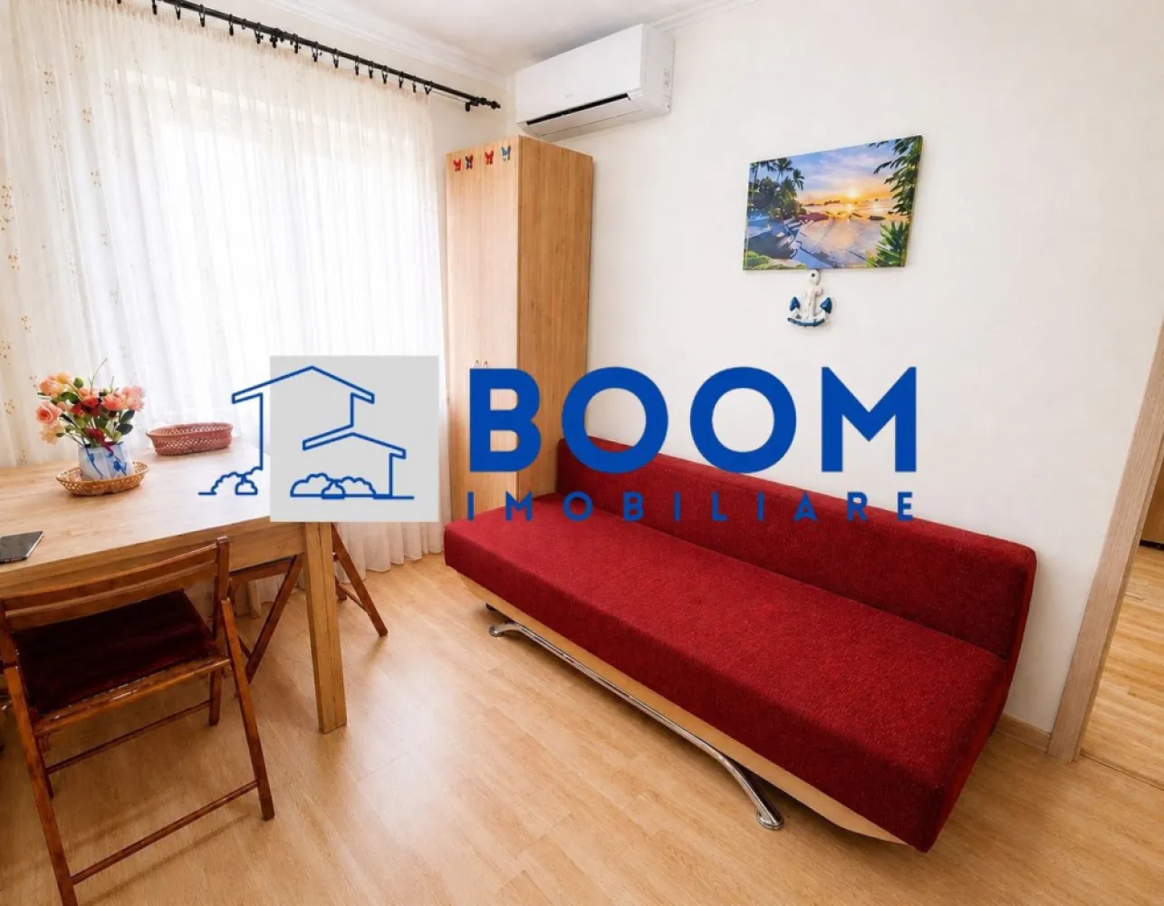 Studio | Etaj 1 | Bloc anvelopat | Gigacalorimetru | Mobilat si Utilat - Apartament 2 camere, 28 mp – Zona Nord, Cocorilor

BOOM Imobiliare vă propune spre vânzare un apartament compact și eficient, situat în Zona Nord – Cocorilor, lângă Școala Nr. 2. Deși are 28 mp, în acte figurează ca apartament cu 2 camere, fiind compartimentat inteligent și oferind un confort superior unei garsoniere clasice.

✔ Dormitor separat cu dressing până în tavan
✔ Living cu bucătărie open-space, complet mobilată și utilată
✔ Baie ventilată, cu cabină de duș
✔ Etaj 1 – ideal atât pentru locuit, cât și pentru investiție

Apartamentul beneficiază de bloc anvelopat, gigacalorimetru (costuri reduse de întreținere), instalații electrice și sanitare refăcute, contor electric mutat pe casa scării, aer condiționat Fujitsu 12.000 BTU A++, Smart TV, mașină de spălat A++, frigider și, la cerere, uscător de rufe A++.

Se vinde exact ca în fotografii, complet mobilat și utilat, fiind gata pentru mutare imediată sau închiriere.

Zonă liniștită, cu multă verdeață și acces rapid către școli, magazine și mijloace de transport.

Pentru detalii și programarea unei vizionări, contactați BOOM Imobiliare. CP3198520