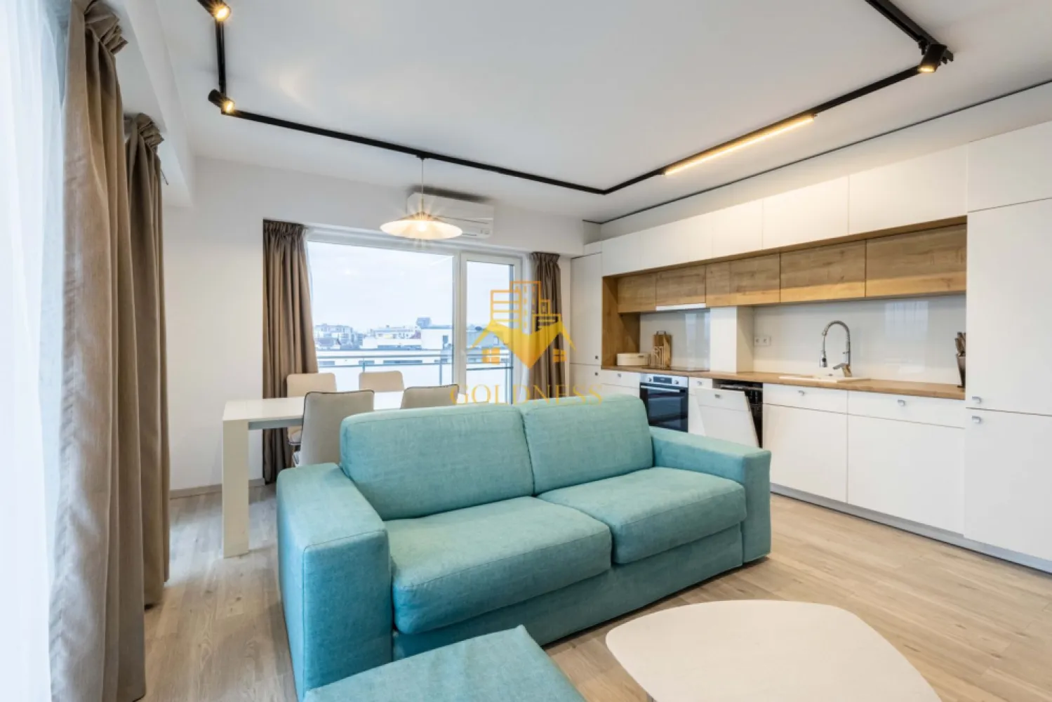 3 camere, modern, semicentral, Scala Center, zona Bosch, NTT Data - GOLDNESS Imobiliare vă propune spre închiriere un apartament cu 3 camere complet mobilat și utilat, la etajul 5 într-un imobil de 7 etaje, în zona Semicentrala. Apartamentul este compartimentat astfel: - dormitor cu pat matrimonial, dulap pentru haine, noptiere - dormitor cu canapea extensibila, dressing - living cu bucatarie open-space complet utilată, canapea extensibla, loc de servit masa, dressing - baie cu cabina de dus, calorifer port prosop inox și dulap pentru depozitare. - baie de serviciu - terasa de 18 mp Imobilul este dotat cu toate cele necesare- centrală proprie, mașină de spălat haine, masina de spalat vase, frigider, plită electrică, hotă, TV, etc. Se află în apropierea stațiilor de transport în comun, magazine, restaurante, spații verzi, farmacii, etc. Apartamentul dispune de loc de parcare subterana ! Dacă sunteți interesați de acest apartament și doriți să îl vizionați, dar și pentru alte oferte sau detalii nu ezitați să ne contactați telefonic sau prin e-mail - goldnessimobiliare@gmail.com. Vă stăm la dispoziție! Pentru intermediere se percepe un comision de 50% din prețul chiriei! }}