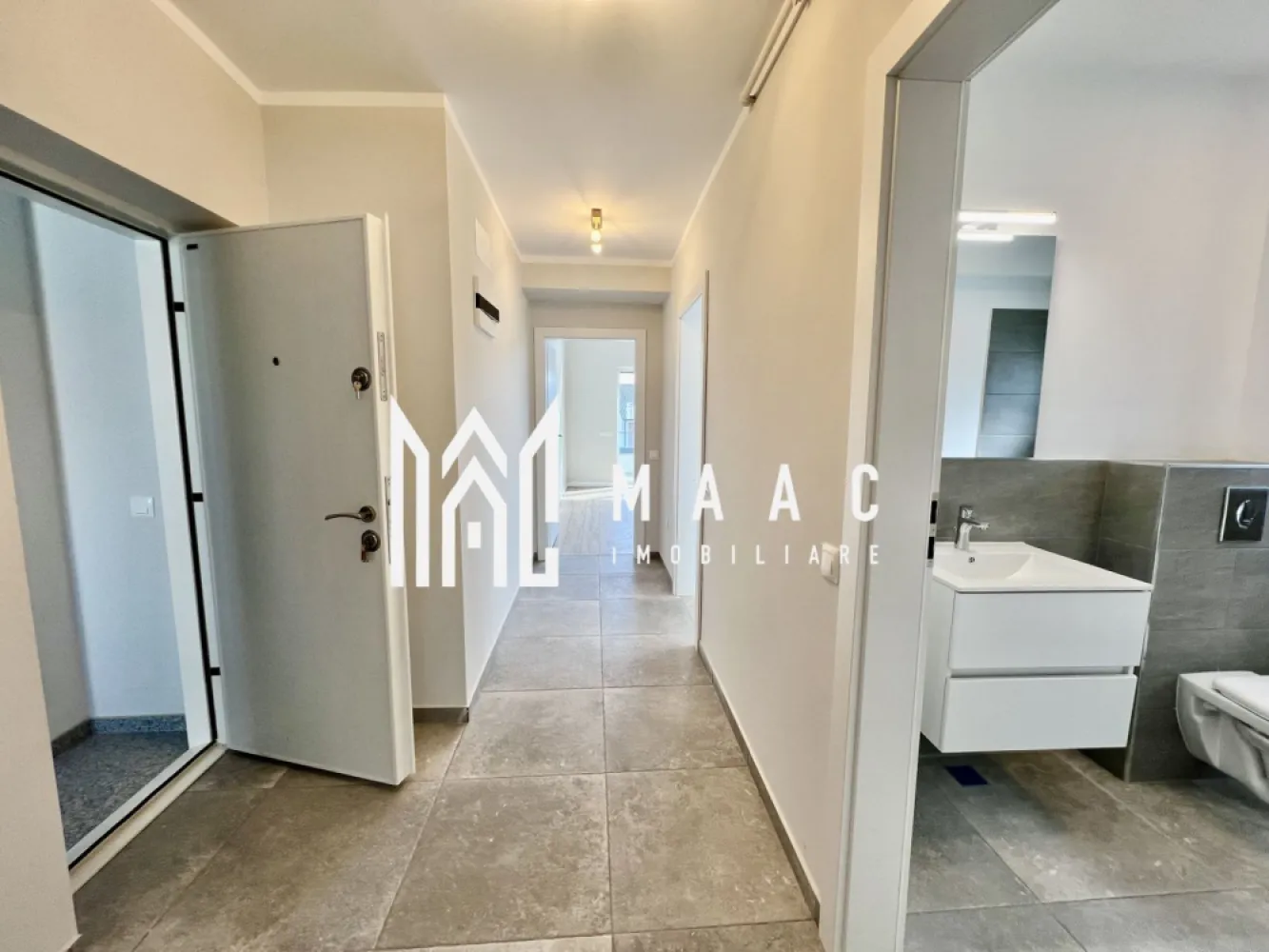 Apartament 4 camere | Balcon | 2 Bai | Parcare