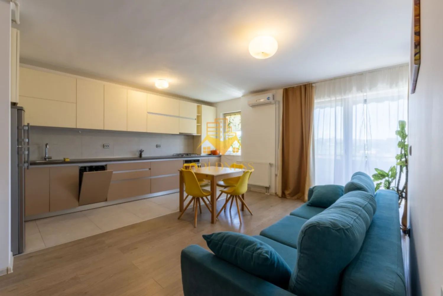 2 camere, bloc nou, parcare subterana Gheorgheni Soporului, Grand Park - GOLDNESS Imobiliare vă propune spre închiriere un apartament cu 2 camere open-space complet mobilat și utilat, la etajul 5 într-un imobil de 10 etaje, în cartierul Gheorgheni, Zona Grand Park - Soporului. Dispune de loc de parcare subterana! Apartamentul este compartimentat astfel: - dormitor cu pat matrimonial, noptiere, dressing, - living cu bucatarie open-space complet utilată, canapea extensibilă, loc de servit masa - baie cu cada, calorifer port prosop inox și dulap pentru depozitare. - terasa de 13 mp. Imobilul este dotat cu toate cele necesare- centrală proprie,mașină de spălat haine, uscator de haine, masina de spalat vase, frigider, plită electrică, hotă, masina de spalat vase, etc. Se afla în apropierea stațiilor de transport în comun, magazine, restaurante, spații verzi, farmacii, etc. Dacă sunteți interesați de acest apartament și doriți să îl vizionați, dar și pentru alte oferte sau detalii nu ezitați să ne contactați telefonic sau prin e-mail. Vă stăm la dispoziție! }}