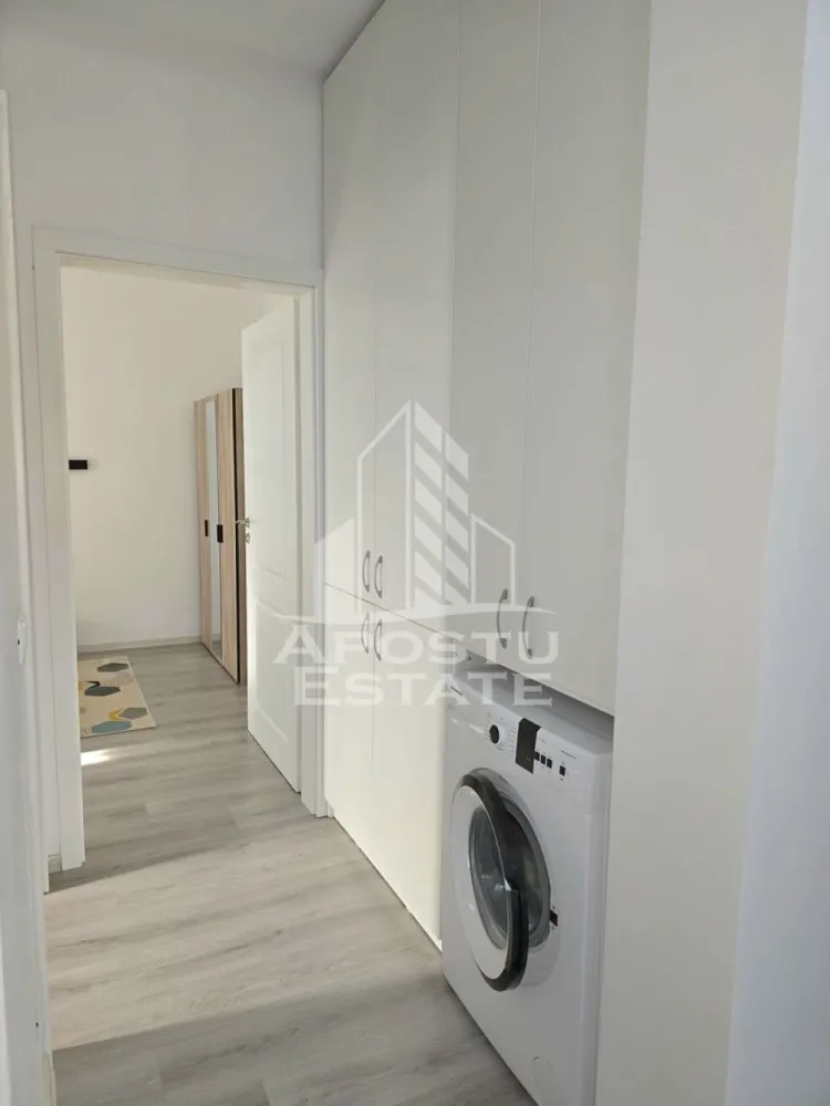 Apartament cu 2 camere,pet friendly,Giroc - Agentia Apostu Estate va ofera spre inchiriere un apartament cu 2 camere, amenajat modern, situat la parterul unui imobil nou din Giroc, intr-o zona foarte buna, in apropiere de Lidl si Future Residence.

Apartamentul dispune de o suprafata utila de 48 mp, la care se adauga un balcon generos de 8 mp. 

Compartimentarea este practica, cu living si bucatarie open space, dormitor, baie(cu cabina de dus)3 si balcon, fiind ideal pentru un stil de viata confortabil.

Locuinta este complet mobilata si utilata modern, fiind dotata cu centrala termica proprie.

Beneficiaza de un loc de parcare inclus in pret.

Se accepta un animal de companie de talie mica. 

La semnarea contractului se solicita doua garantii, cu posibilitatea achitarii acestora in doua transe.

Va asteptam cu drag la o vizionare!