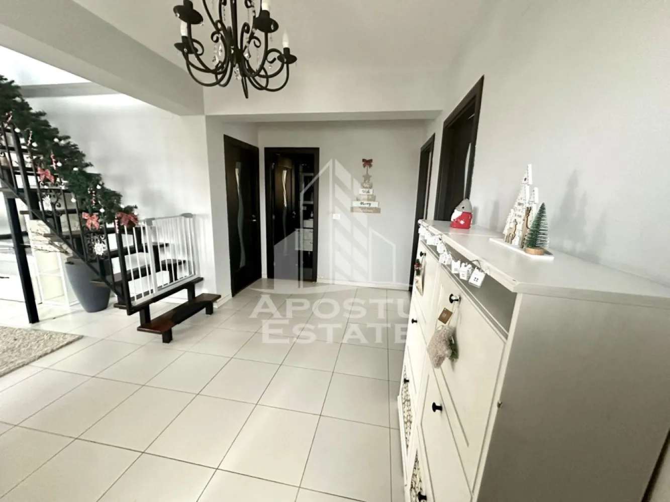Casa individuala de vanzare cu 5 camere, P+M, zona Braytim, Timisoara