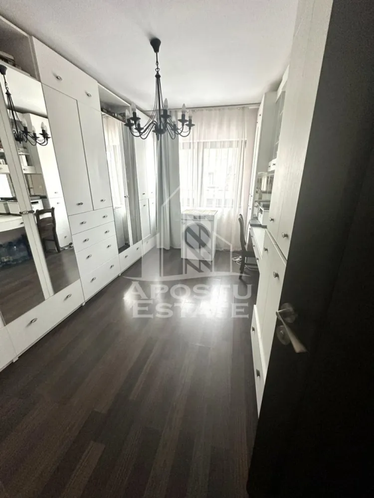 Casa individuala de vanzare cu 5 camere, P+M, zona Braytim, Timisoara